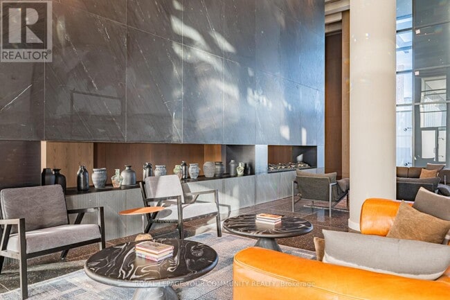 Building Photo - 8 Interchange Wy