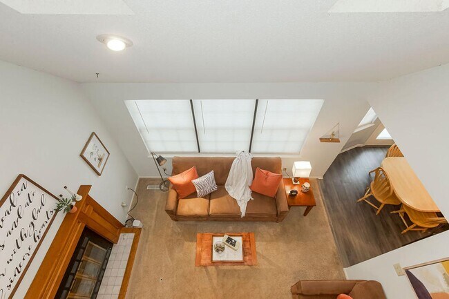 Foto del edificio - 721 SE Redwood Ln