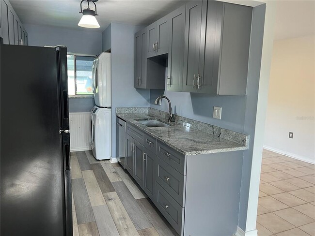 Foto del edificio - 4160 Fruitville Rd