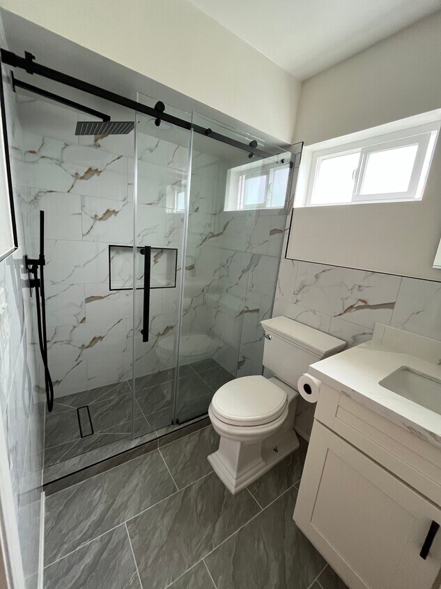 Bathroom - 139 Ripley St