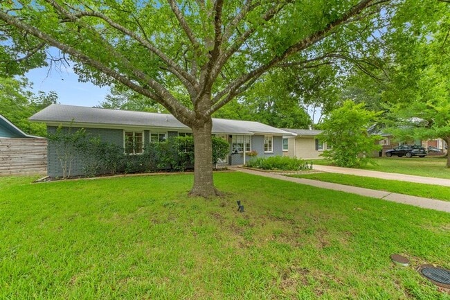 Building Photo - 7712 Robalo Rd