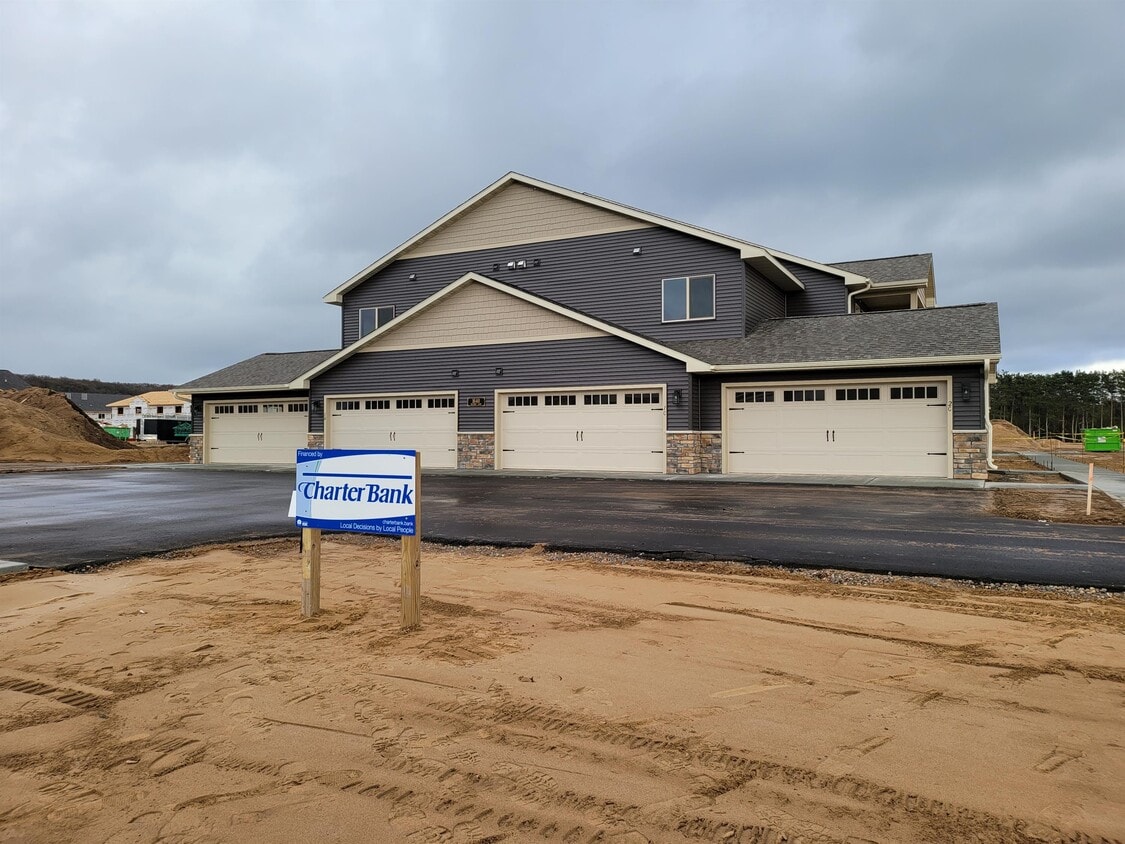 1640 Keenan Ln, Altoona, WI 54720 House Rental in Altoona, WI