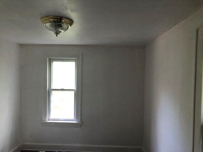 Foto del edificio - 1374 Leonora Ave