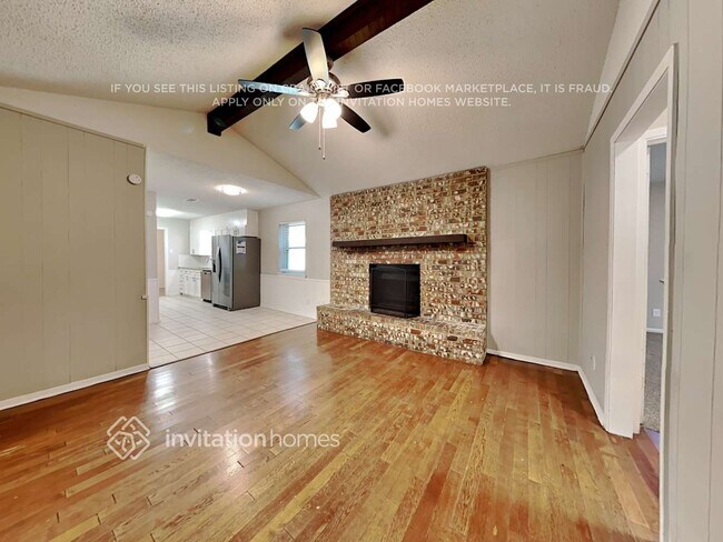 Foto del edificio - 3325 Hummingbird Ln