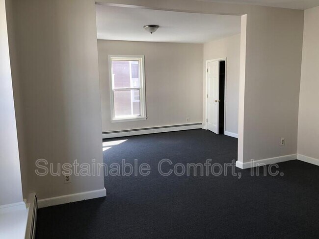 Foto del edificio - 2 Norman Ave