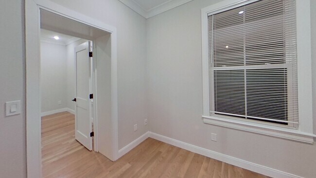 Foto del edificio - 126 Englewood Ave
