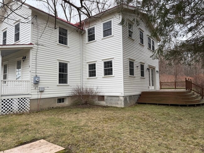 Building Photo - 100 Summerset Rd