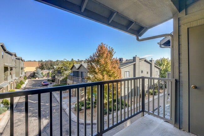 Building Photo - Boulder Park Townhome for Rent