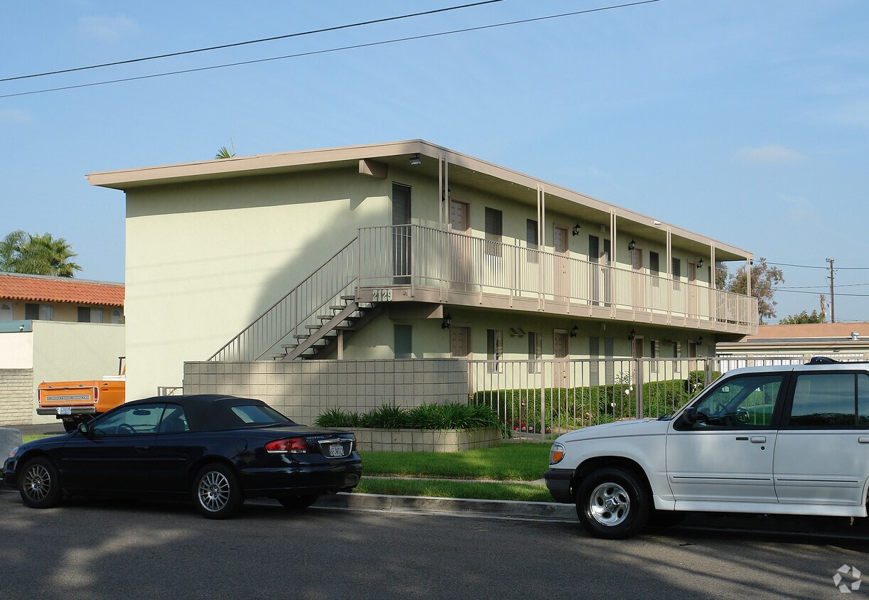 2129 Elden Ave, Costa Mesa, CA 92627 Apartments in Costa Mesa, CA