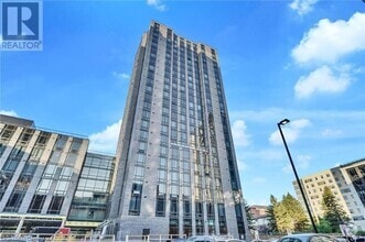 Building Photo - 145 Columbia St W