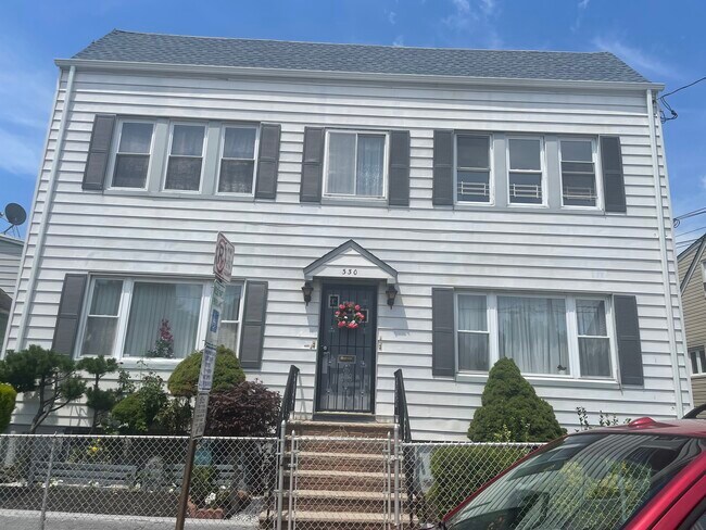 Foto del edificio - 330 E 19th St