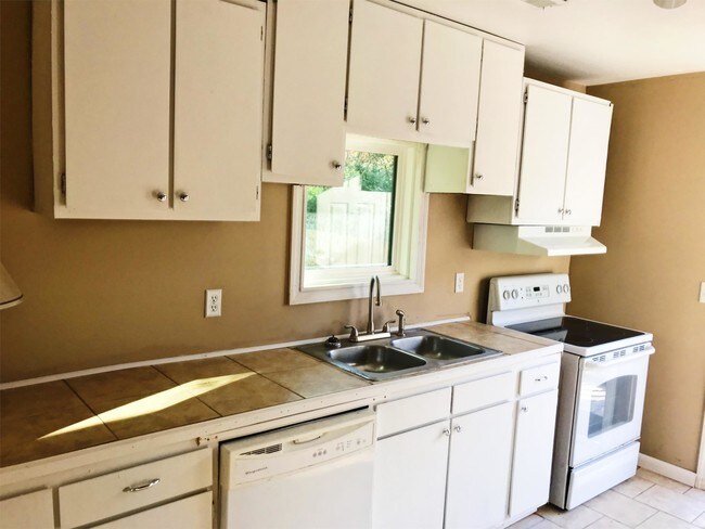 1959 Ferguson Rd Charleston Sc 29412 House For Rent In