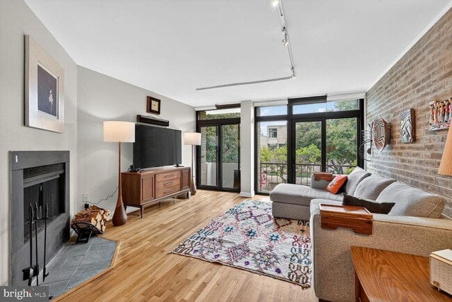 Foto del edificio - 333 N St SW