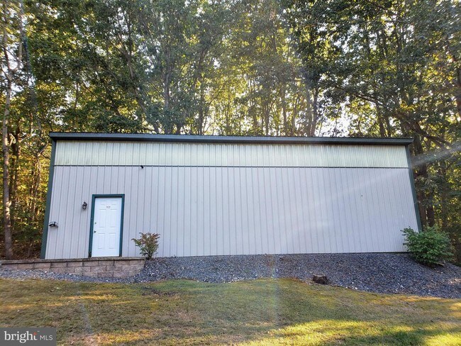 Building Photo - 56 Crestwood Dr