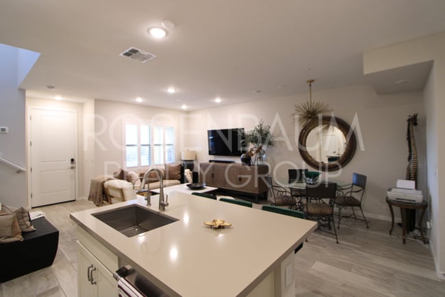 Building Photo - Stunning 3-beds, 2.5-baths townhome in the...