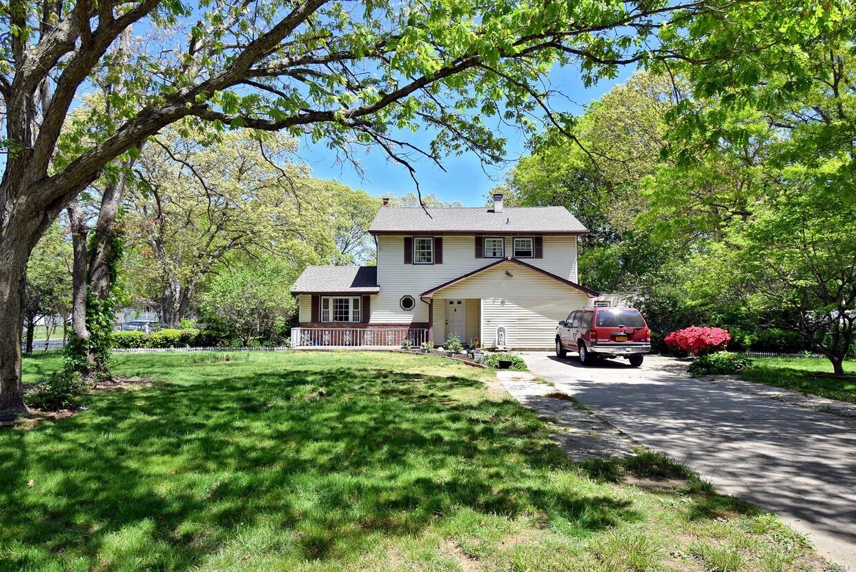 Foto principal - 727 Islip Ave