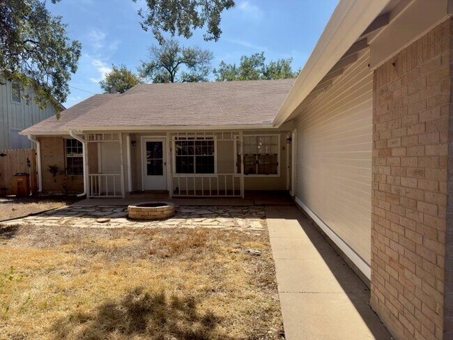 Foto del edificio - 12005 Arrowwood Dr