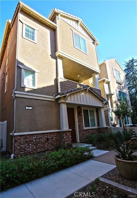 Foto del edificio - 2863 Cedar Ln