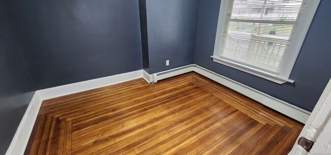 Building Photo - 155 Edgewood St