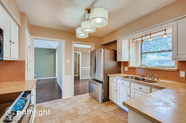 Building Photo - 3 br, 2 bath House - 2014 Espinosa Dr UNIT
