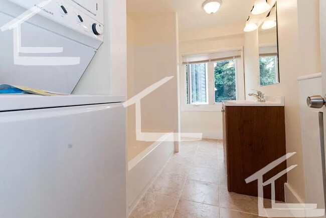 Building Photo - Nice 3 bed in Brighton