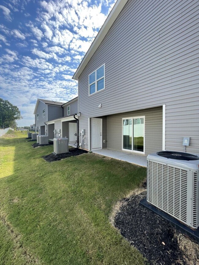 Building Photo - Brand New 3 Bedroom 2.5 Bathroom Townhome!