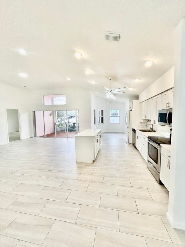 Foto del edificio - 7818 Stirling Bridge Blvd S