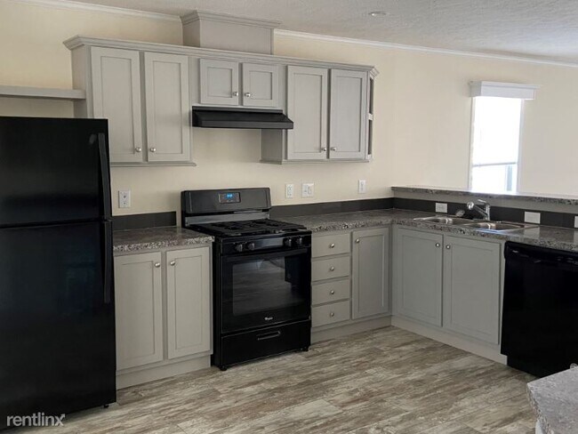 Building Photo - 3 br, 2 bath Mobile Home - 6765 Jr Dr