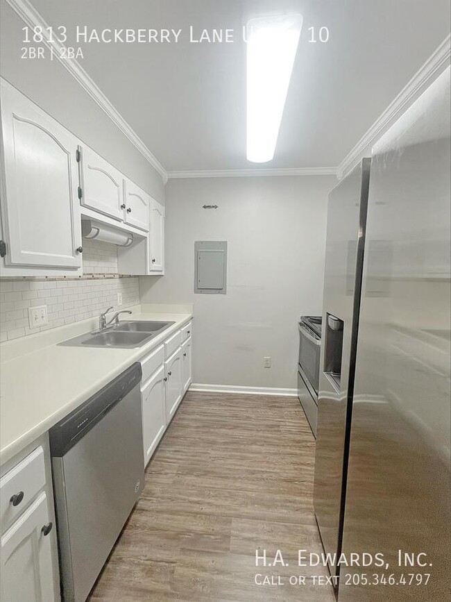 Building Photo - 1813 Hackberry Ln