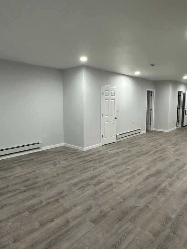 Building Photo - 533 W State St