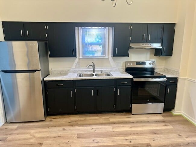 Building Photo - 615 N 22nd St