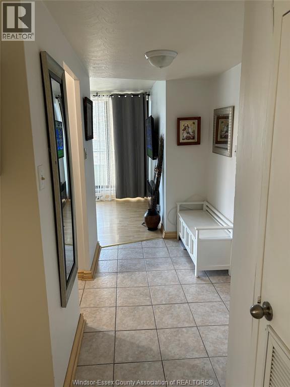 Building Photo - 111 Riverside Dr E