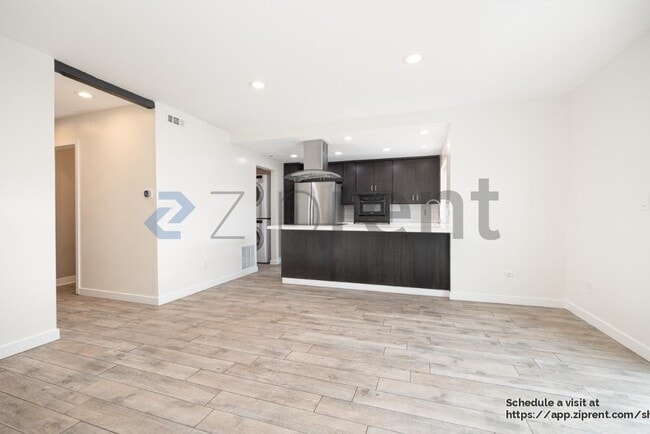 Foto del edificio - 5175 Mt Alifan Dr
