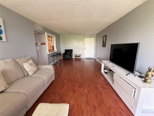 Foto del edificio - 16518 NE 26th Ave
