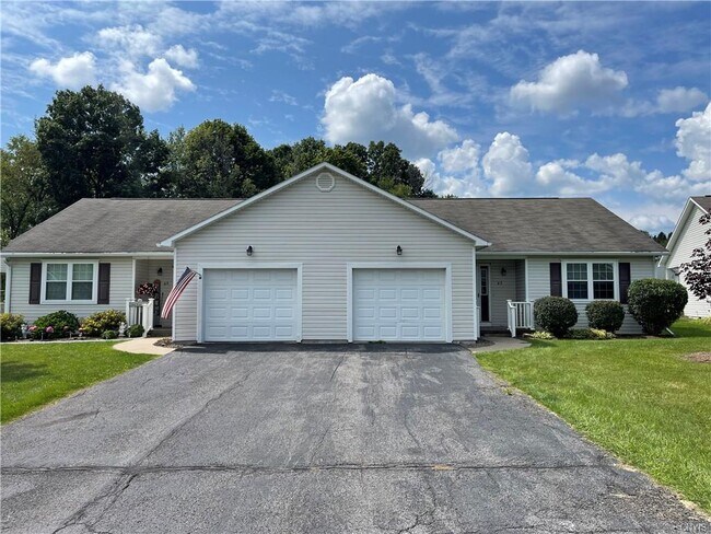 Building Photo - 45 Shady Ln