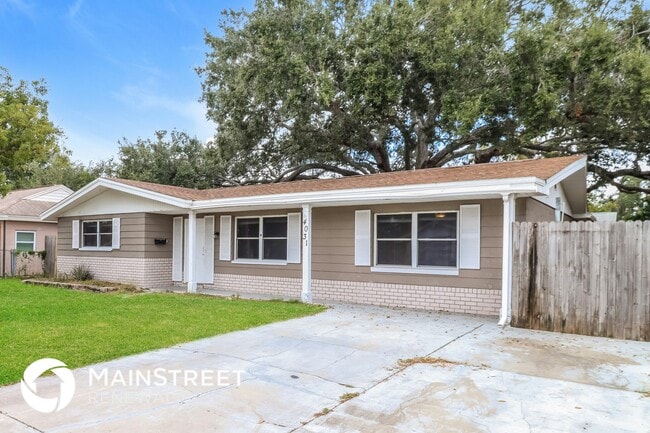 Building Photo - 4031 Claremont Dr