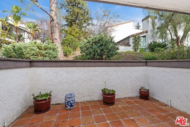 Foto del edificio - 1550 Palisades Dr