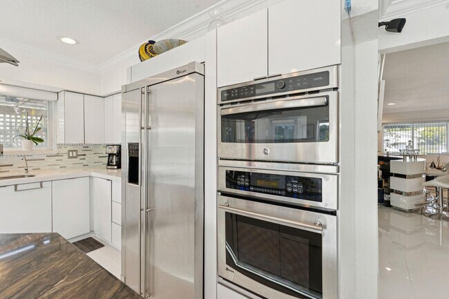 Foto del edificio - 911 NW 7th St