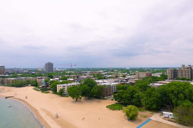 Foto del edificio - 1055 W Pratt Blvd