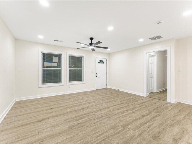 Foto del edificio - 5794 Pinecrest Rd SW