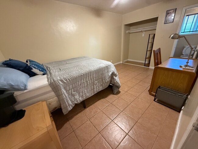 Foto del edificio - 5809 Lindo Paseo