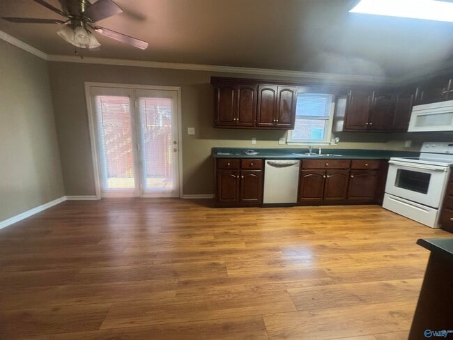 Building Photo - 2418 Harpeth Pl SW
