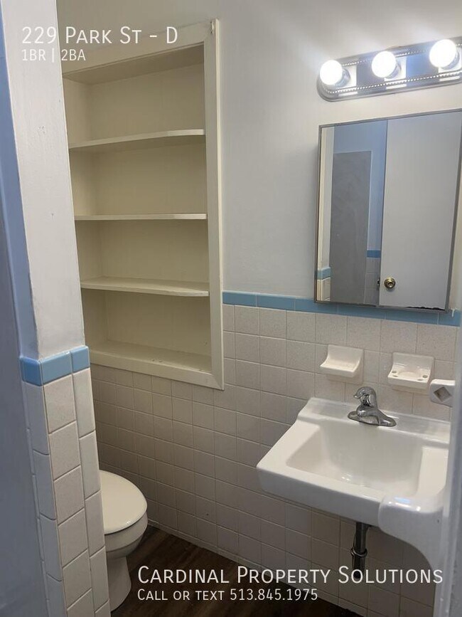 Building Photo - 1 bedroom Townhome AVAILABLE NOW!