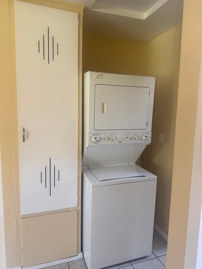 Foto del edificio - 2608 Manhattan Ave