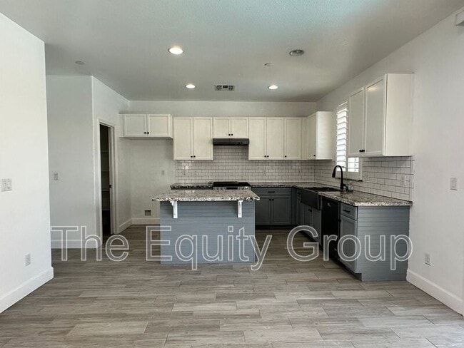 Building Photo - 3726 N Shady Ct