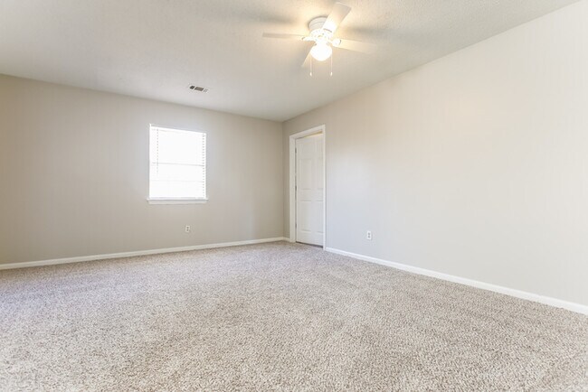 Foto del edificio - 14806 White Oaks Ln