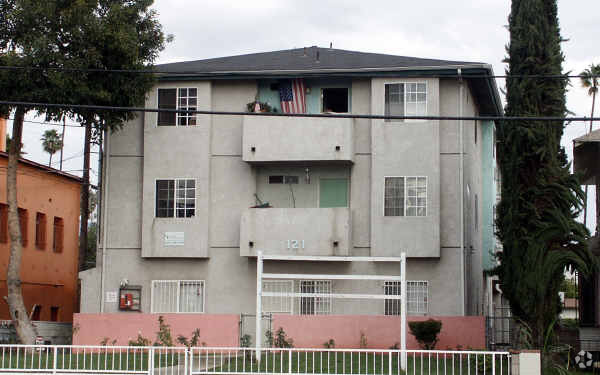 Building Photo - 121 N Avenue 52