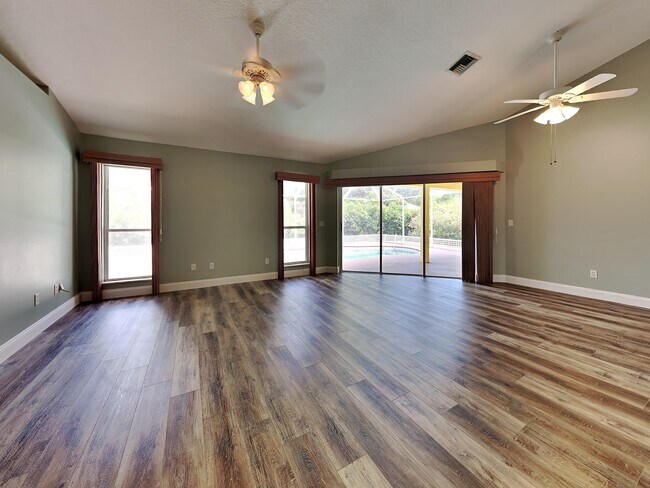 Building Photo - 4830 50th Dr