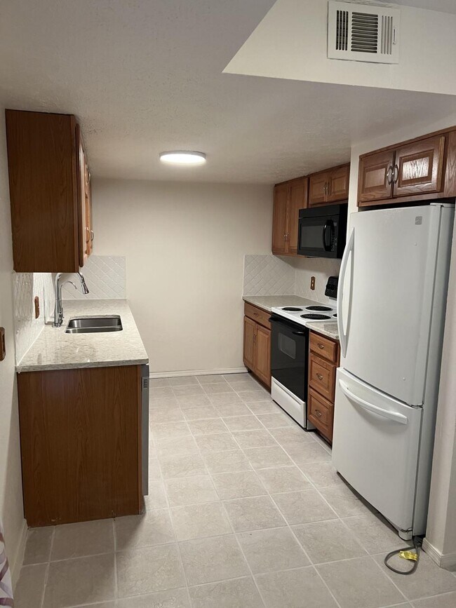 1620 N Wilmot Rd Unit 102 n, Tucson, AZ 85712 Condo for Rent in