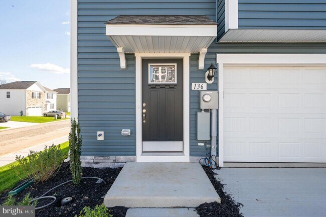Building Photo - 136 Tuxford Rd